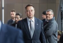 Elon Musk düşen Tesla hisselerinin açığını kapadı: Twitter için yeni hamle