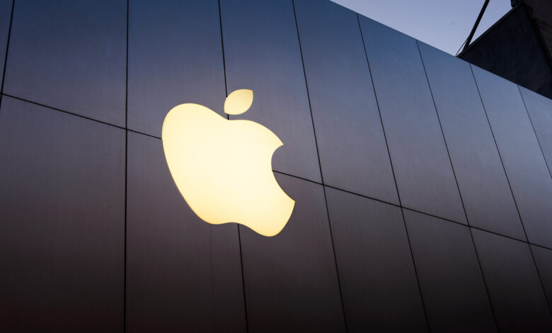 Apple’dan Coinbase’e NFT engeli